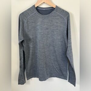 Lululemon Heather Gray Long Sleeve Athletic Top Size Medium